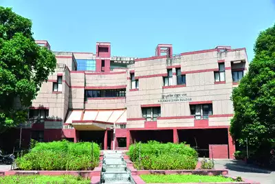 Breaking News: Suicide in IIT-K, Student bought ropes online.