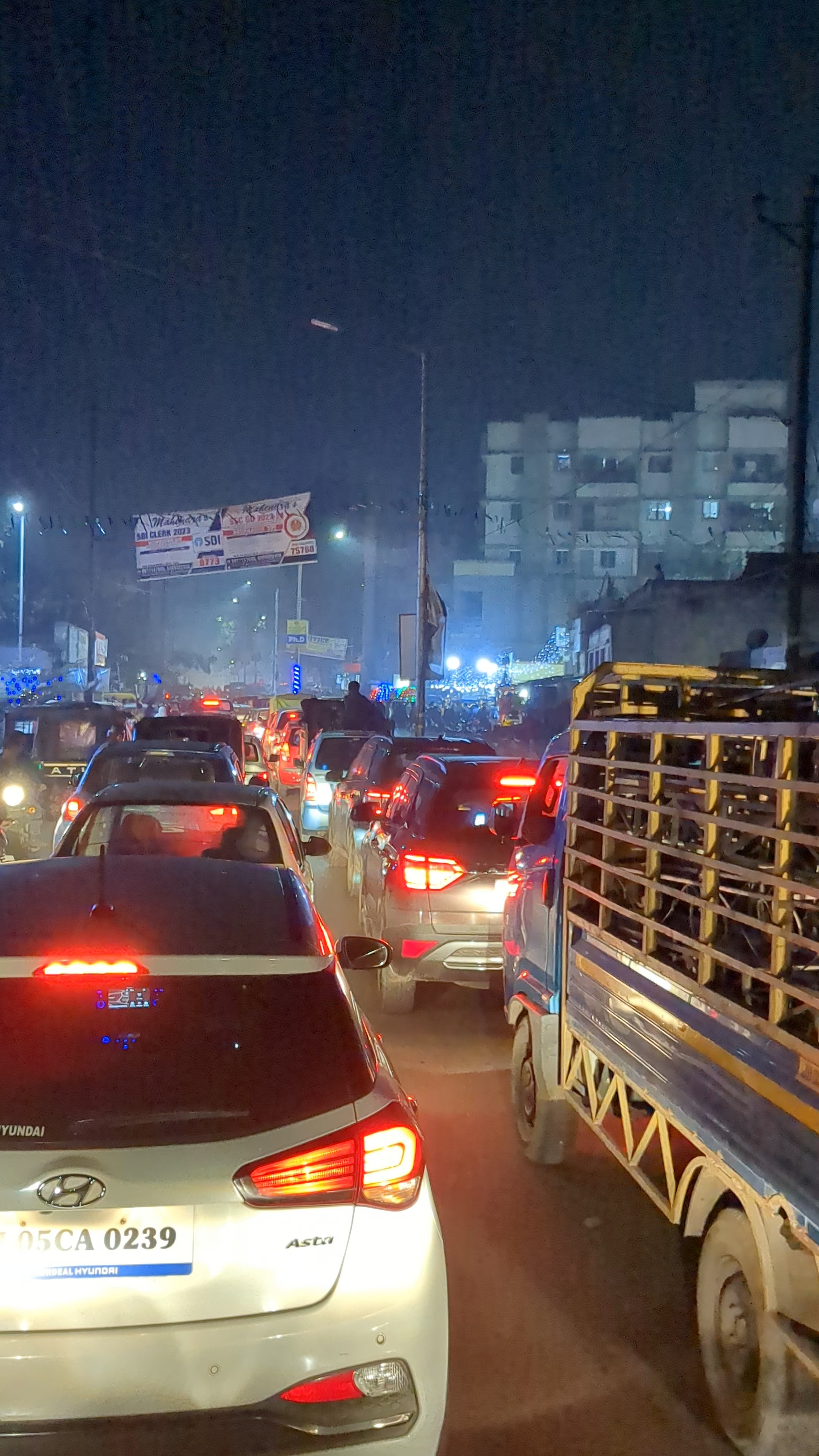 Jamshedpur News: Traffic Jam near Road no 14 Jawahar Nagar