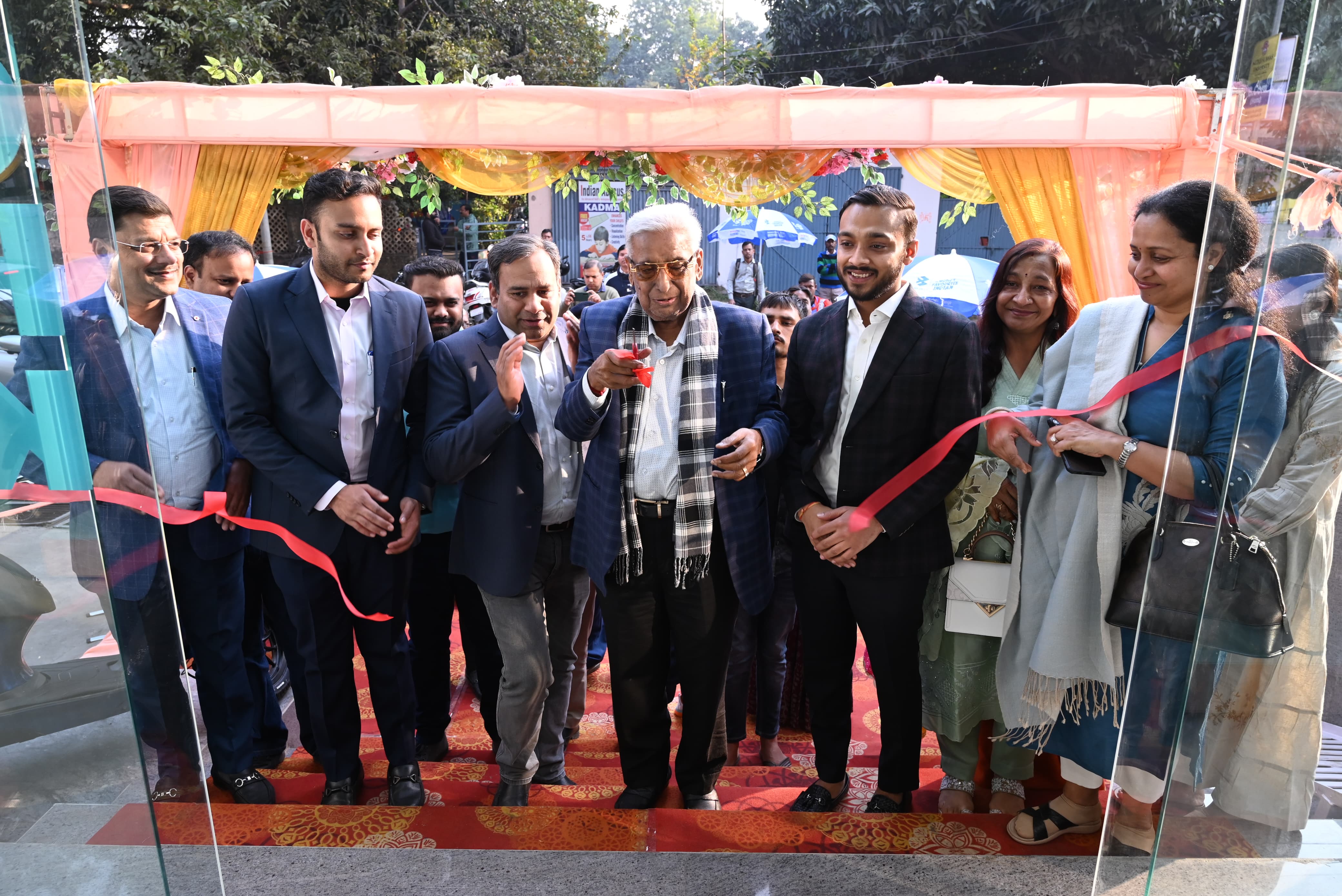 Jamshedpur : Grand inauguration of NewWave Chetak showroom at Bistupur and Sakchi