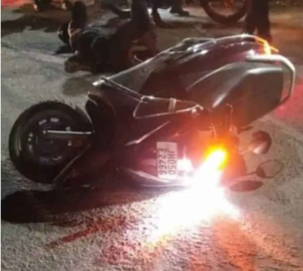 Jamshedpur News: Late-Night Scooter Crashes, Rider bumped into Trailer.