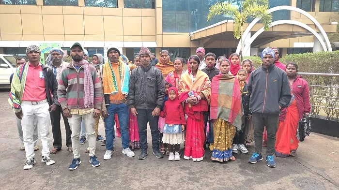 Jamshedpur News: Dumariya's Raiyatdars(Rural Area near JSR) Filed a Complaint Against Small Mining Lease to the Deputy Commissioner's Office