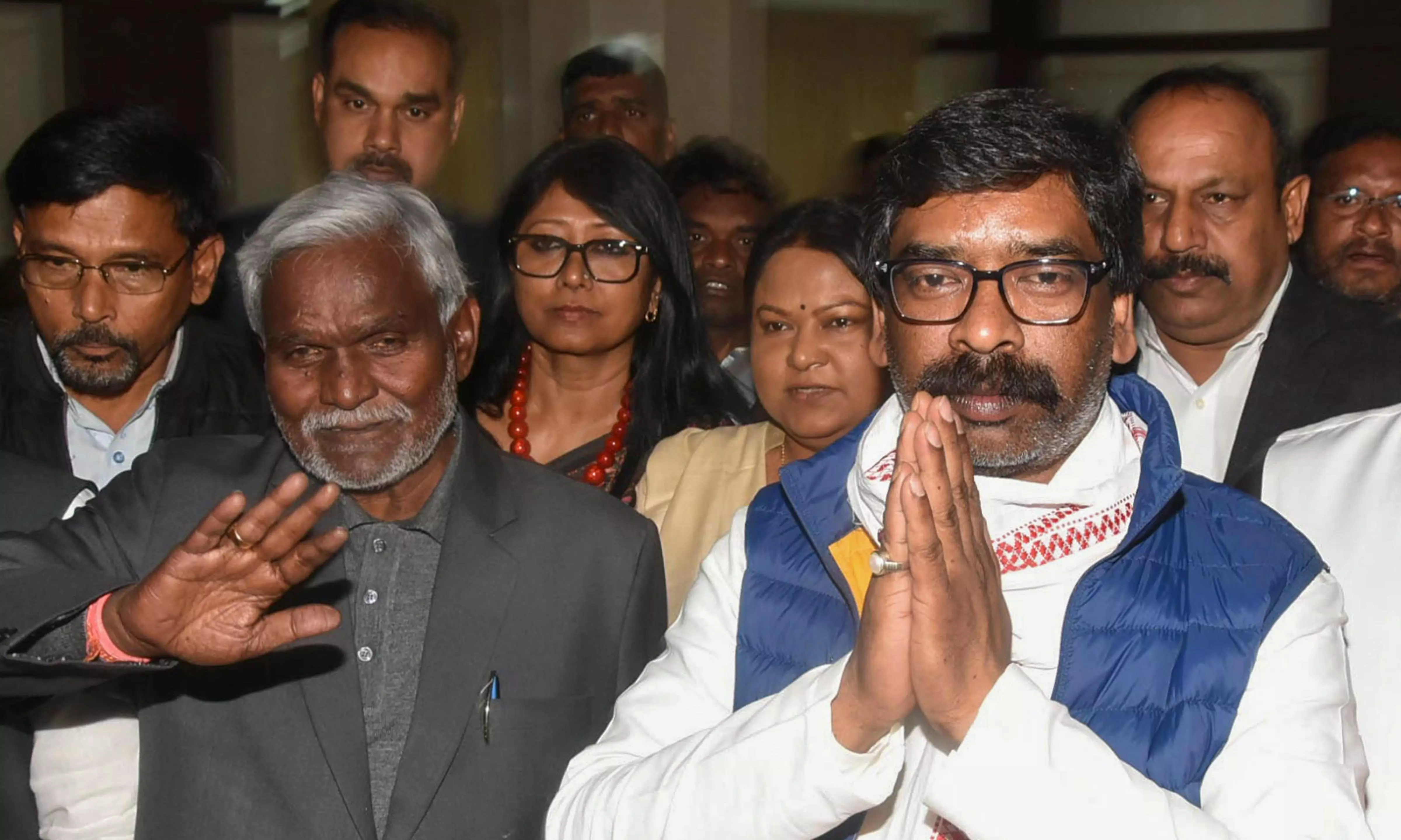 New video in land scam case. BJP demands Hemant Soren's resignation from politics