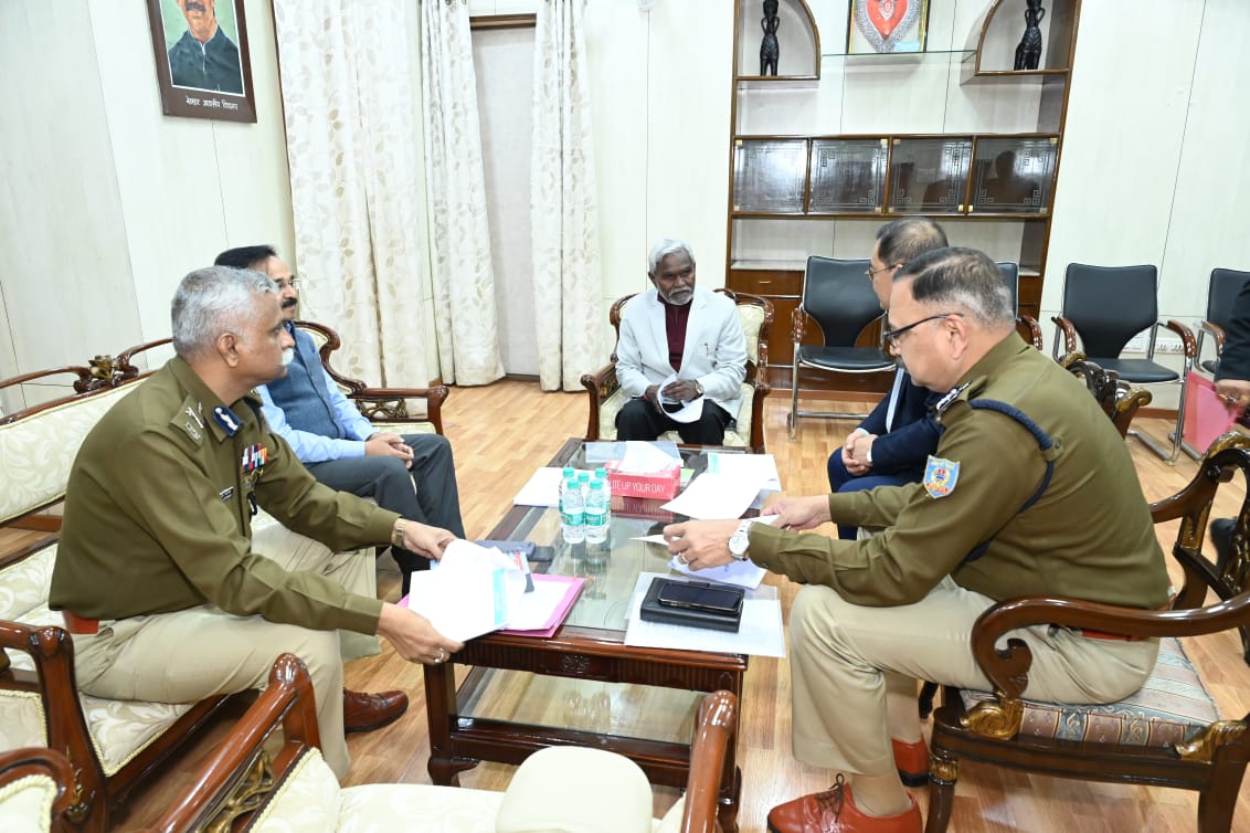 Jharkhand News: Champai Soren, New chief minister of Jharkhand held key meeting with DGP & Chief Secretary