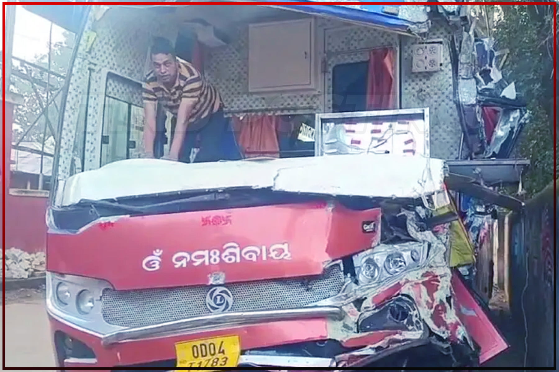 10 people injured when a marriage celebration bus from Jamshedpur collided with a truck in Mayurbhanj, Odisha.
