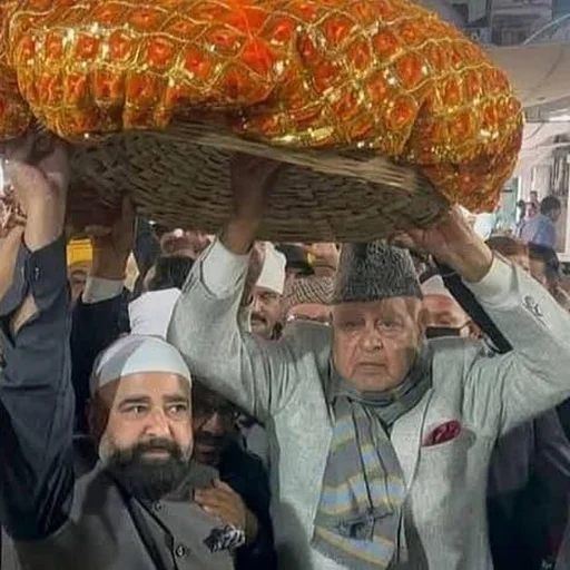 Farooq Abdullah Prays for National Unity at Rajasthan's Ajmer Sharif Dargah