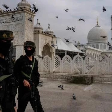Kashmiri Muslim Leaders Protest Law Threatening Waqf Property Control