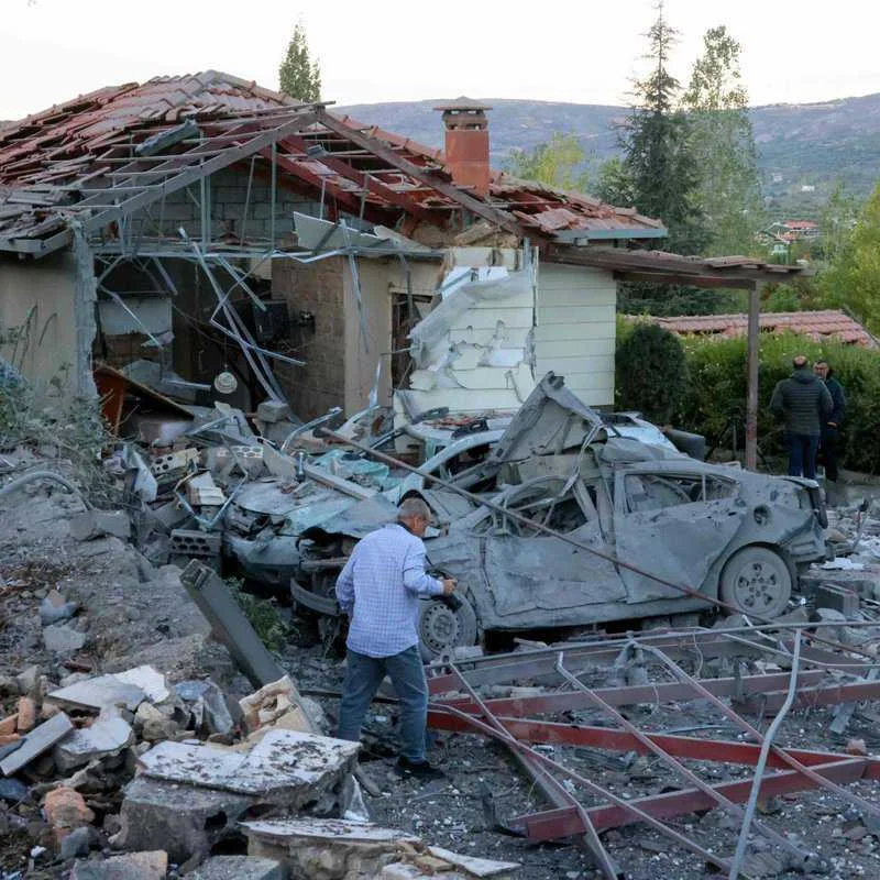 Latest IDF Strikes Hit Hezbollah Sites in Southern Lebanon, Aiming to "Remove Threats"