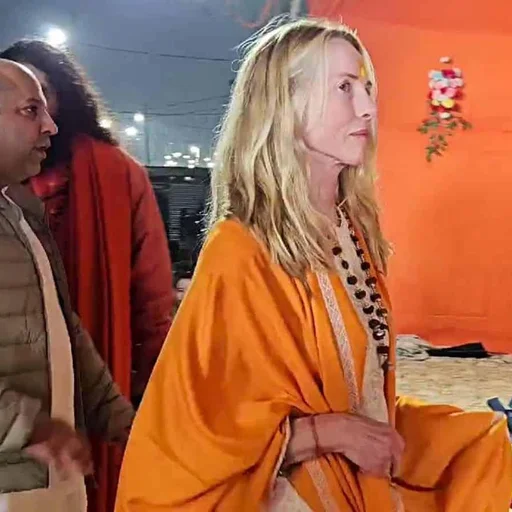 Steve Jobs' Widow Visits Uttar Pradesh's Kumbh Mela, Takes Holy Dip