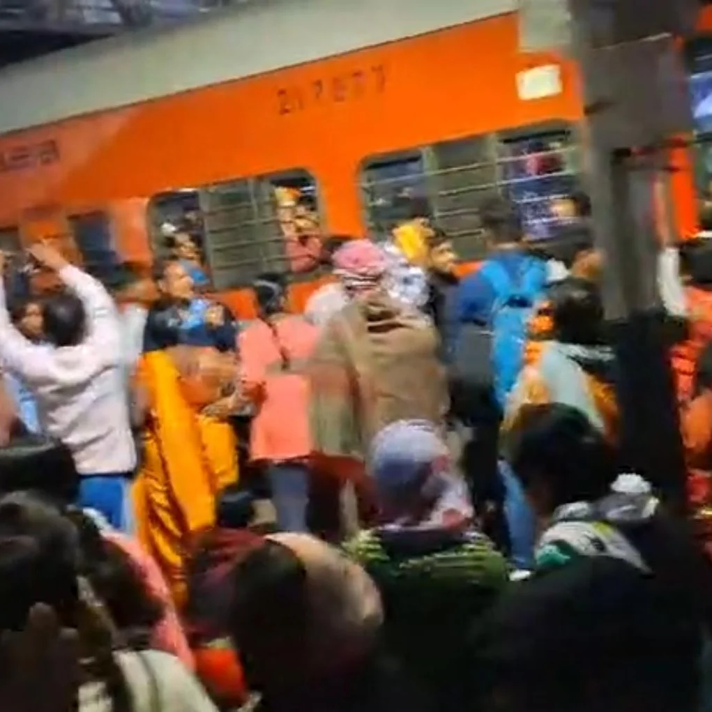 Bihar Train RAMPAGE: Maha Kumbh Pilgrims' Unrest & 11 Arrested in Arms Bust