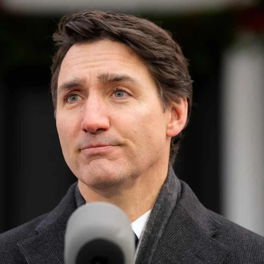 Canada Slaps 25% Tariff on $106 Billion US Goods in Trade Fight