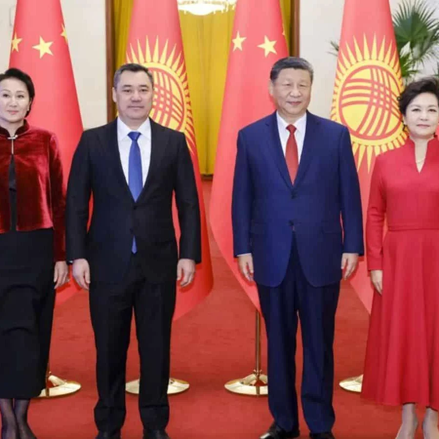 China & Pakistan Strengthen "Ironclad Friendship" with Focus on Economic Corridor