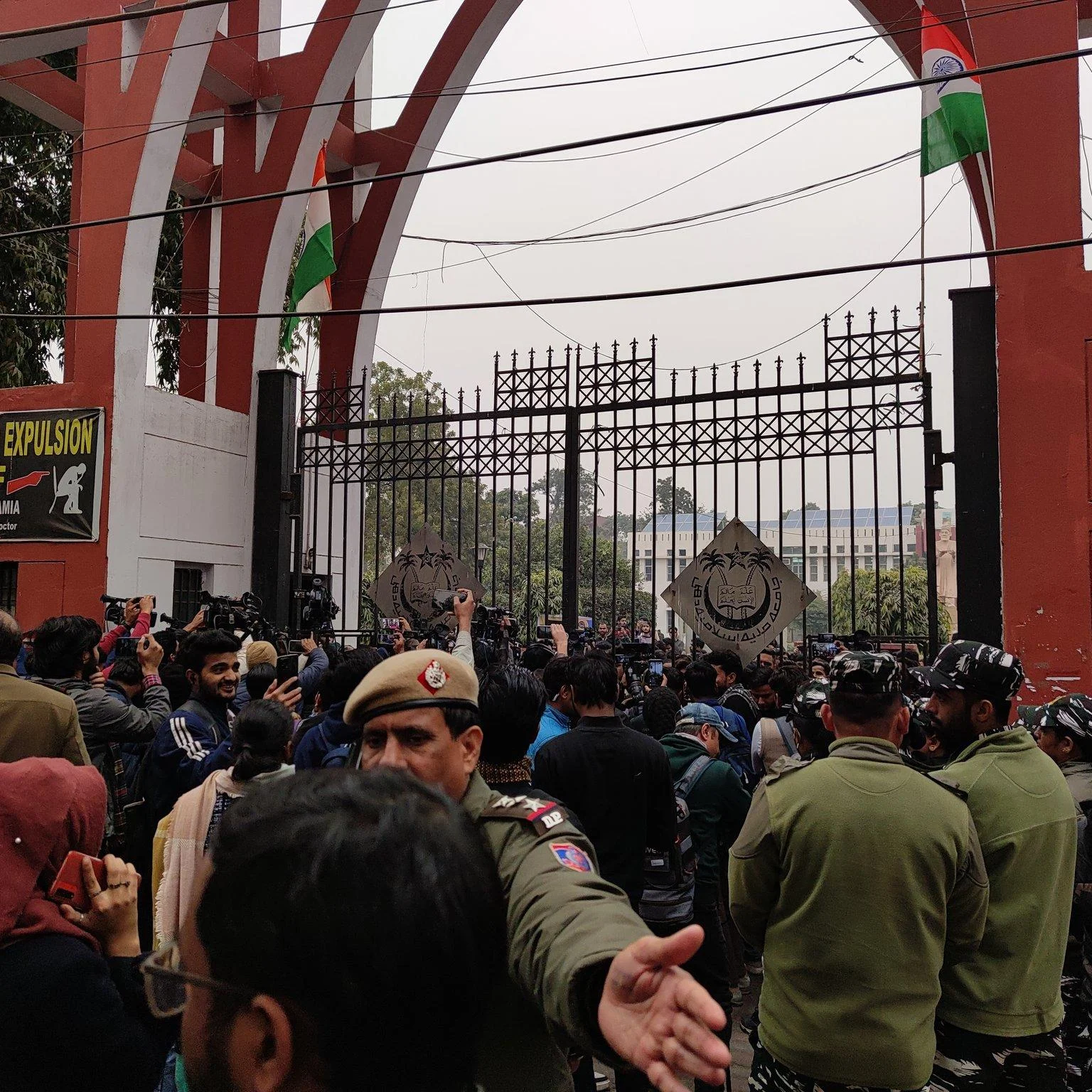 Delhi: Over 10 Jamia Students Detained Amid Protest Crackdown