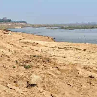 Body Found Decomposing Near River in Chatra, Police Investigate