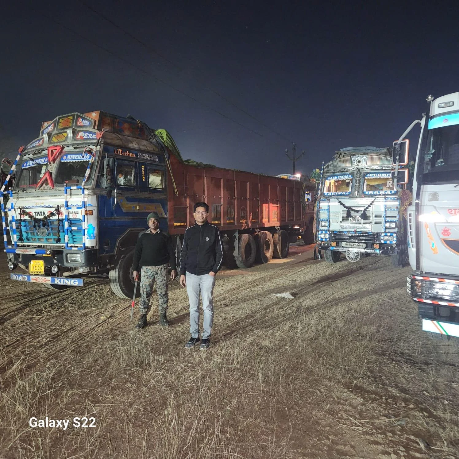 Jharkhand Cracks Down: 8 Vehicles Seized in Palamu Illegal Transport Blitz