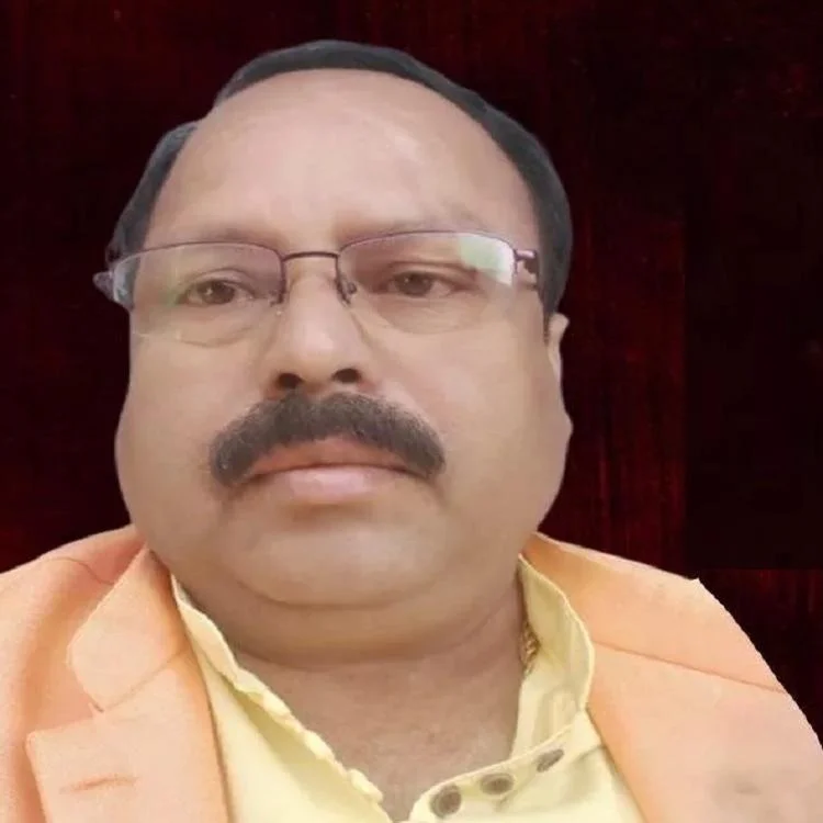 Jharkhand Headmaster Killed in Bomb Attack: Land Dispute Suspected