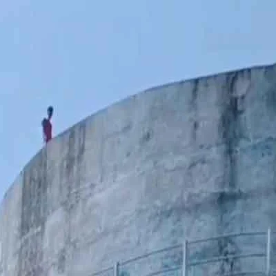 Jharkhand Youth Climbs Water Tank Over Ripped Jeans Dispute