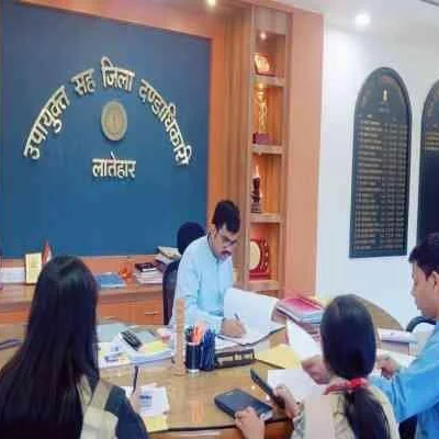 Latehar's Mission Vatsalya: Rs 4,000 Monthly Aid Reaches 20 Vulnerable Children