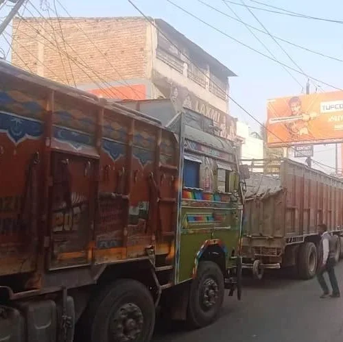 Pakur Traffic Jams Cause Daily Disruptions, Residents Demand Solutions