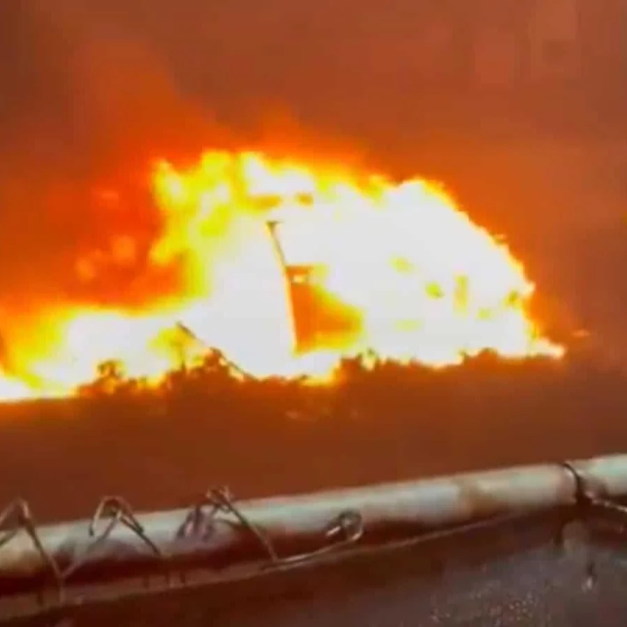 Philadelphia Plane Crash Ignites Homes, Following 67 Deaths in DC Mid-Air Collision