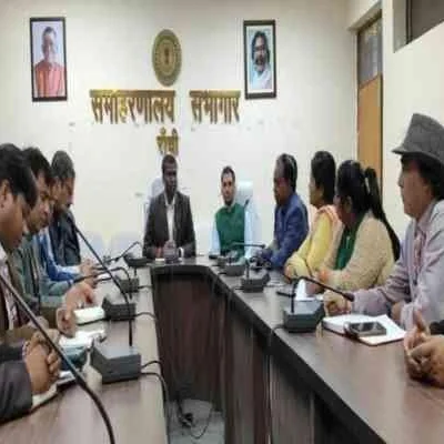 Ranchi's District Magistrate Holds "Janata Darbar," Addresses Land Mutation & Finance Issues