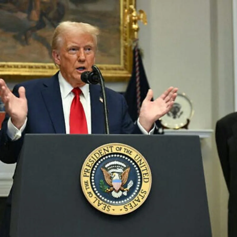 Trump Imposes New Tariffs: 25% on Canada, Mexico, 10% on China Starting Saturday